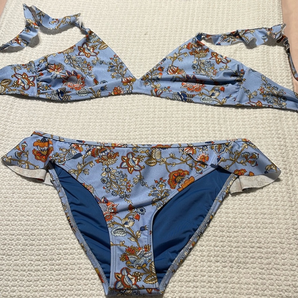 Chelsea and violet bikini